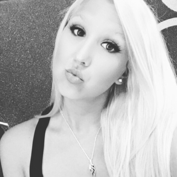 Meet your Posher, Colee - Picture 1 of 1